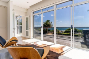 Sunset Cove - Apt with spectacular sea views